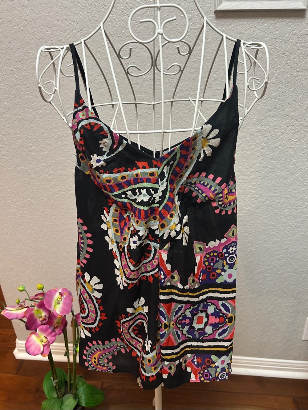 Black Multicolor Paisley silky camisole top
by Antropolgie size 6